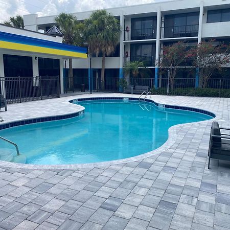 Days Inn & Suites By Wyndham Orlando Airport Kültér fotó